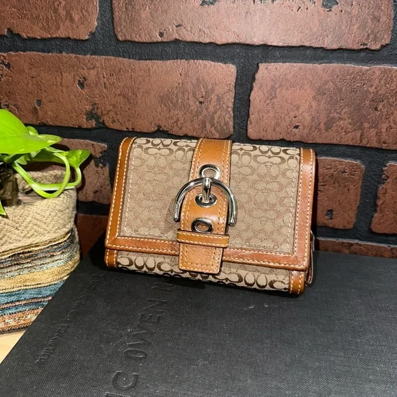 Coach Brown Signature Soho Compact Bifold Wallet - Picture 2 of 13